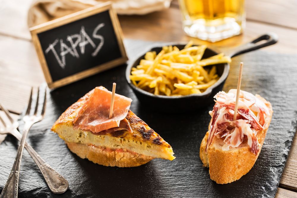 La historia de la tapa: Un viaje gastronómico y cultural en España